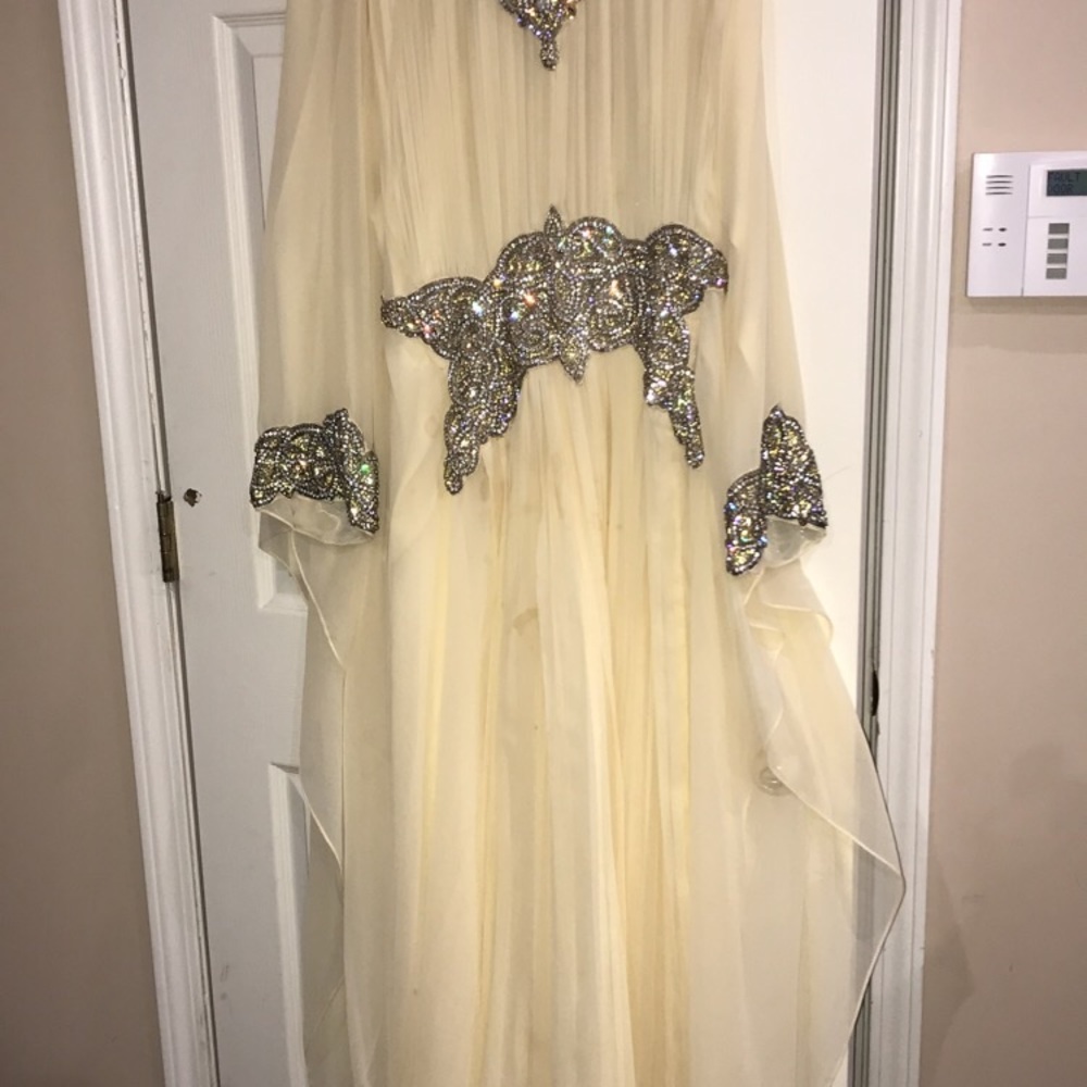 Dress - Picture 2 of 6